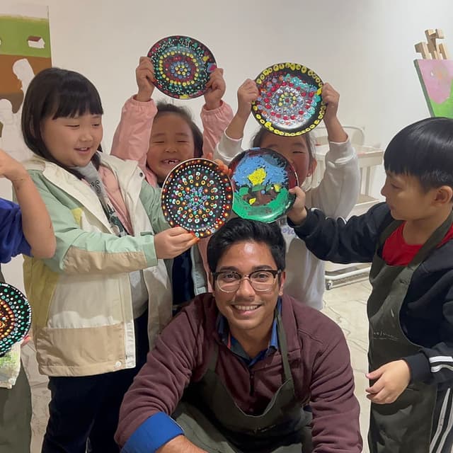 Kids creating art